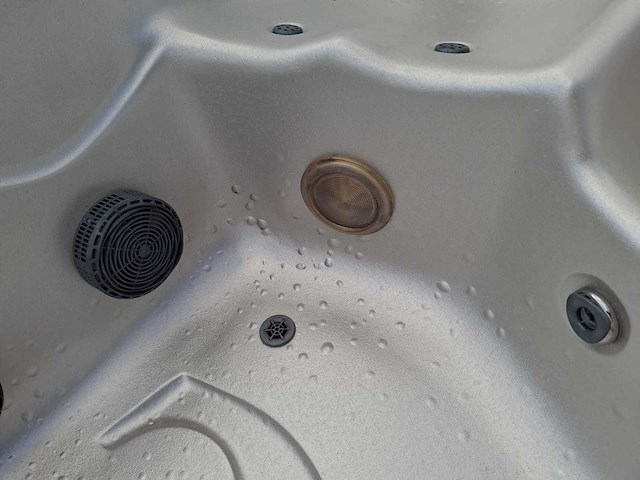 Spa net 5 persoons jacuzzi en buitenspa - afbeelding 13 van  15