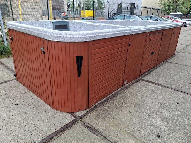 Spa power 15 persoons dubbele cabine zwemspa, jacuzzi en buitenspa - afbeelding 47 van  54