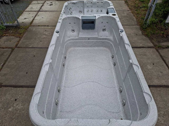 Spa power 15 persoons dubbele cabine zwemspa, jacuzzi en buitenspa - afbeelding 45 van  54