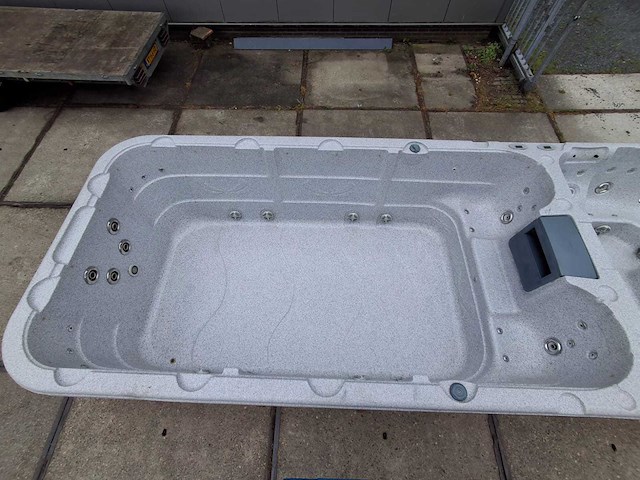 Spa power 15 persoons dubbele cabine zwemspa, jacuzzi en buitenspa - afbeelding 52 van  54