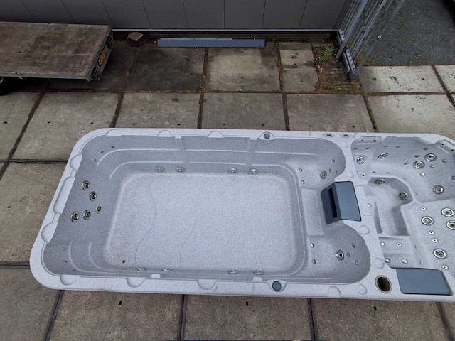 Spa power 15 persoons dubbele cabine zwemspa, jacuzzi en buitenspa - afbeelding 53 van  54