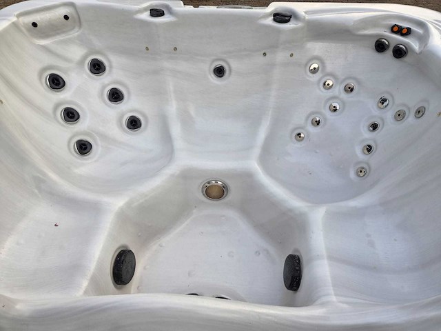 Spa power 6 persoons jacuzzi en buitenspa - afbeelding 7 van  31