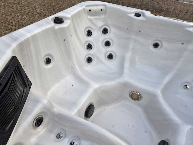 Spa power 6 persoons jacuzzi en buitenspa - afbeelding 8 van  31