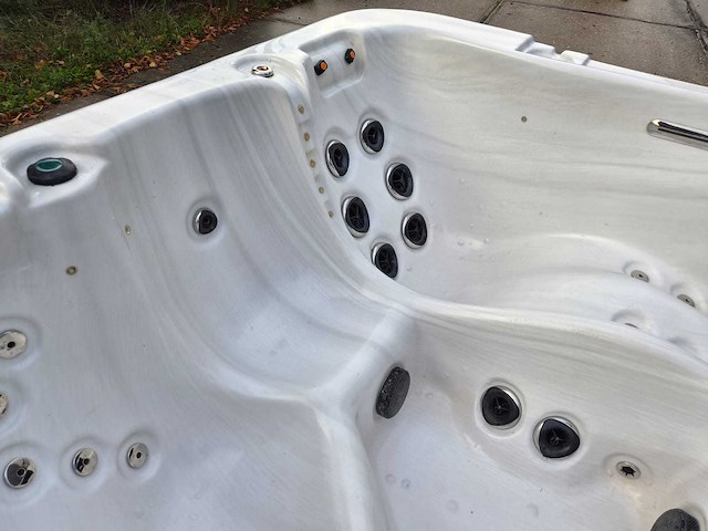 Spa power 6 persoons jacuzzi en buitenspa - afbeelding 18 van  31