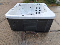 Spa power 6 persoons jacuzzi en buitenspa - afbeelding 19 van  31