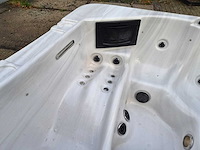 Spa power 6 persoons jacuzzi en buitenspa - afbeelding 13 van  31