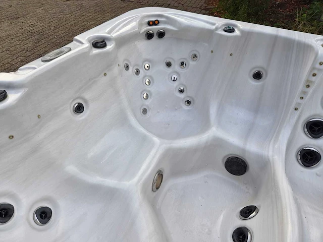 Spa power 6 persoons jacuzzi en buitenspa - afbeelding 18 van  31