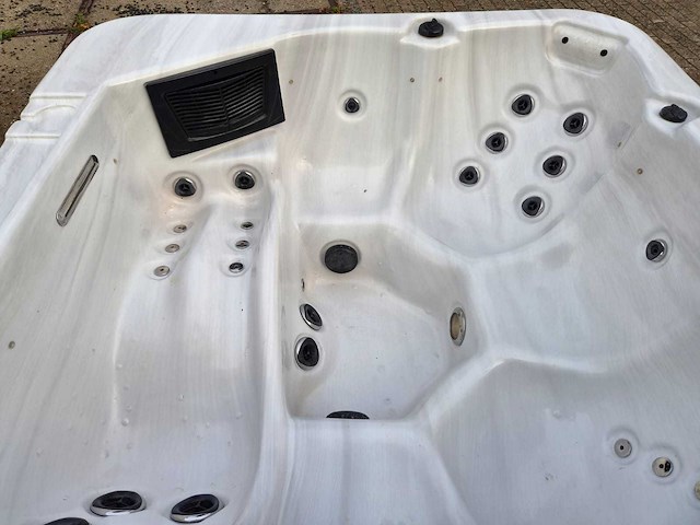 Spa power 6 persoons jacuzzi en buitenspa - afbeelding 2 van  31