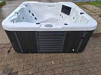 Spa power 6 persoons jacuzzi en buitenspa - afbeelding 24 van  31