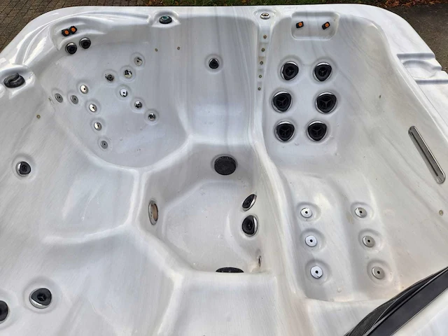 Spa power 6 persoons jacuzzi en buitenspa - afbeelding 30 van  31