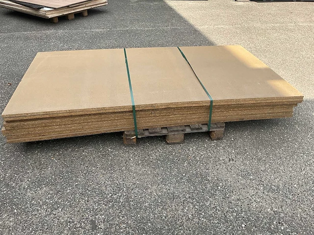 Spaanplaat 223x119,5x2,2cm (9x) - afbeelding 1 van  4