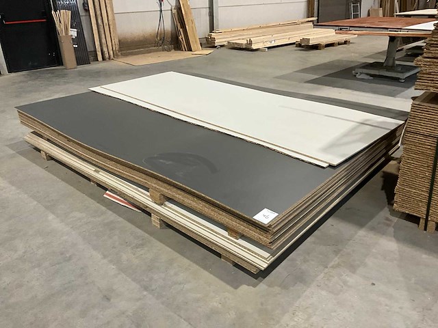 Spaanplaat 2850x2100 mm (22x) - afbeelding 1 van  3