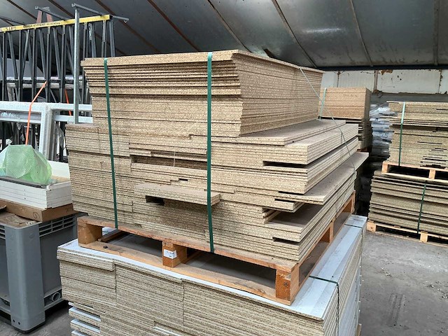 Spaanplaat 40m2 - afbeelding 1 van  3