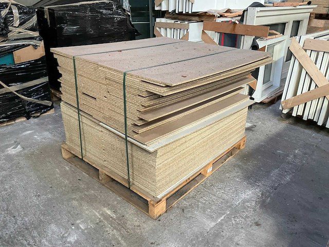 Spaanplaat 70m2 - afbeelding 1 van  5