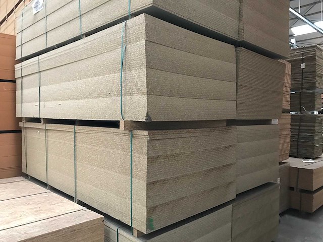 Spaanplaat groen 16.5mm 3050x1310mm (48x) - afbeelding 3 van  4