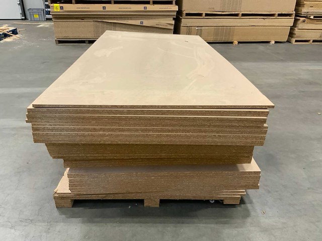 Spaanplaat kaal 2450x1225x18mm (42x) - afbeelding 3 van  7