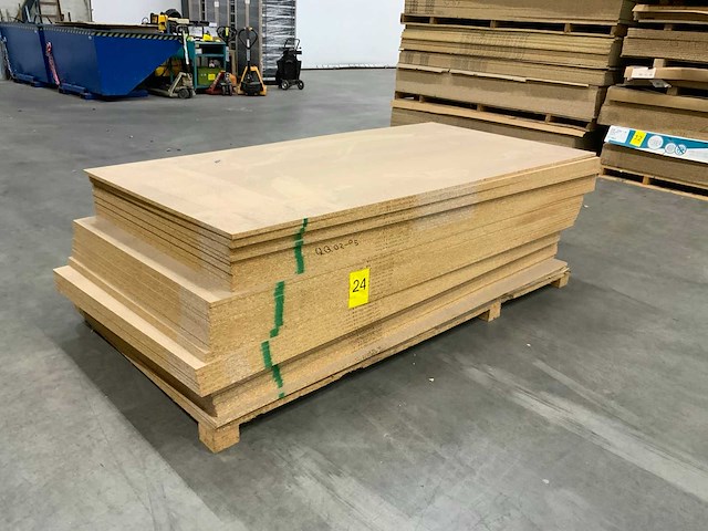 Spaanplaat kaal 2450x1225x18mm (42x) - afbeelding 1 van  7