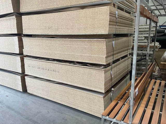 Spaanplaat kleur wit 2100x1645x16mm (24x) - afbeelding 1 van  4