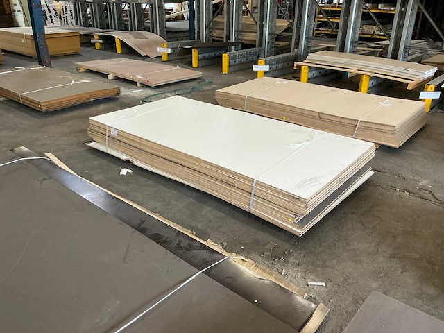 Spaanplaten wit gegrond 8x1220x2440 mm (28x) - afbeelding 3 van  7