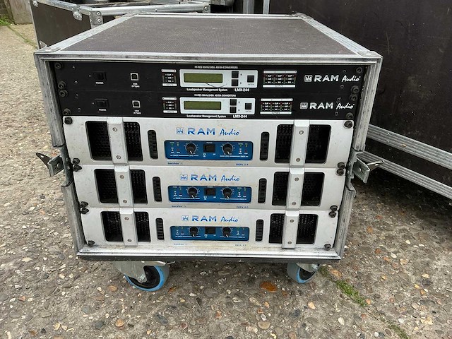 Space equipment line arraysysteem - afbeelding 6 van  12