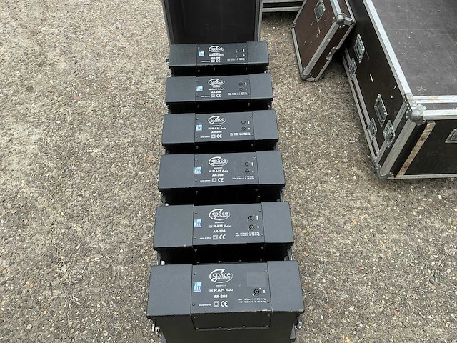 Space equipment line arraysysteem - afbeelding 11 van  12