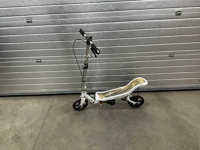 Space scooter - afbeelding 1 van  7