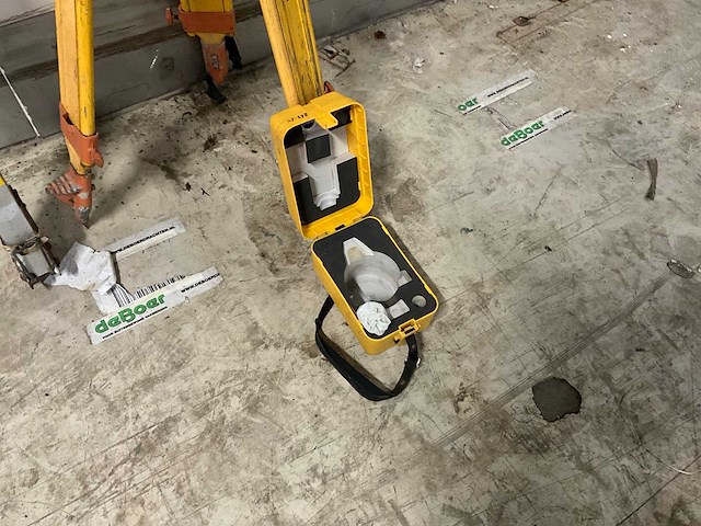 Spactra al124 waterpasinstrument / kijker met meetlat - afbeelding 11 van  12