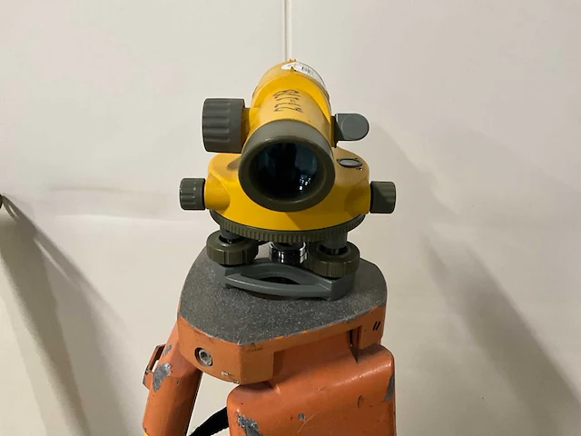 Spactra al124 waterpasinstrument / kijker met meetlat - afbeelding 13 van  14