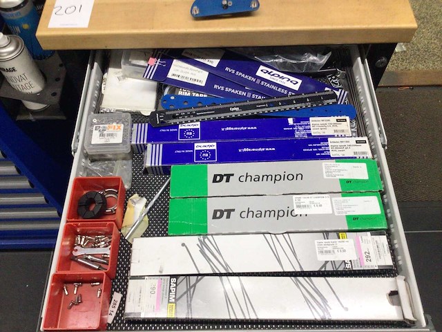 Spakenkast incl toebehoren - afbeelding 3 van  10