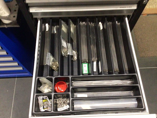 Spakenkast incl toebehoren - afbeelding 5 van  10