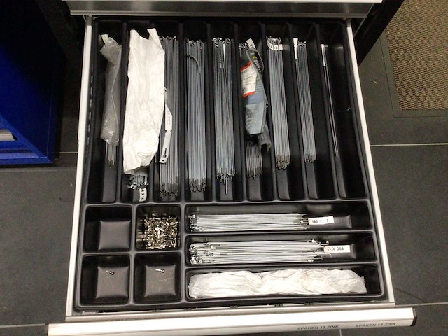 Spakenkast incl toebehoren - afbeelding 7 van  10
