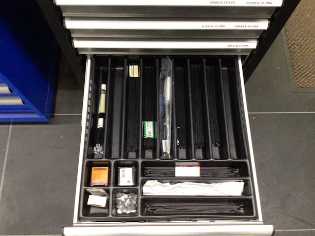 Spakenkast incl toebehoren - afbeelding 9 van  10