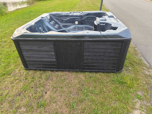 Spalife 6 persoons jacuzzi en buitenspa - afbeelding 13 van  18