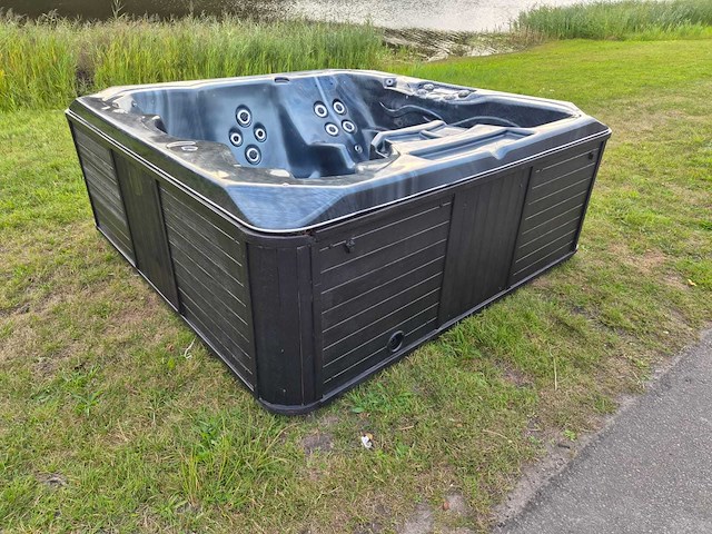 Spalife 6 persoons jacuzzi en buitenspa - afbeelding 15 van  18
