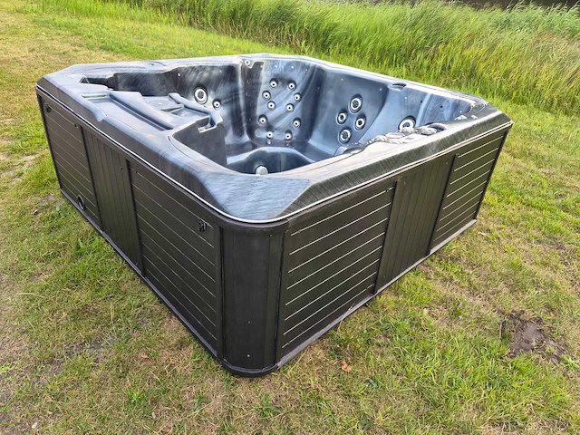 Spalife 6 persoons jacuzzi en buitenspa - afbeelding 14 van  18