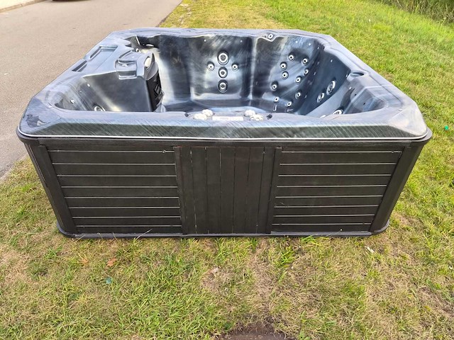 Spalife 6 persoons jacuzzi en buitenspa - afbeelding 25 van  30