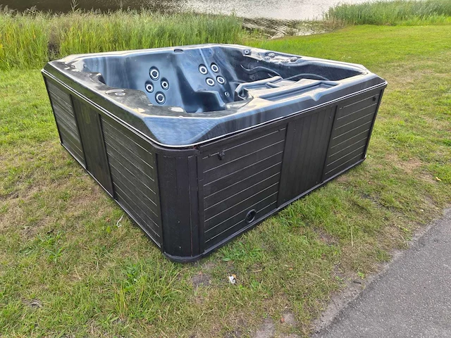 Spalife 6 persoons jacuzzi en buitenspa - afbeelding 15 van  30