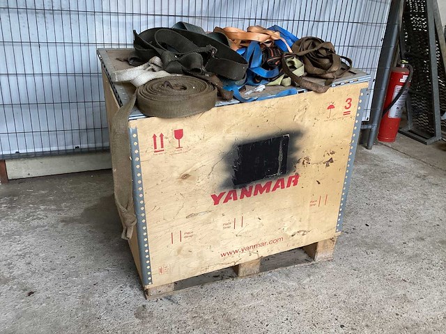 Spanbanden in kist ca 150 stuks - afbeelding 1 van  4