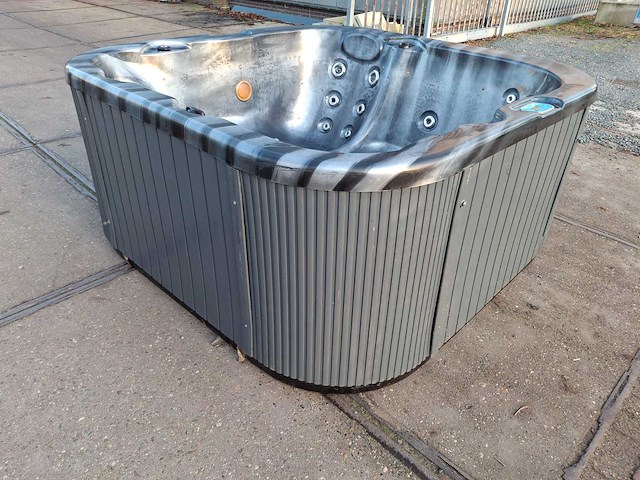 Spanet 5 persoons jacuzzi en buitenspa - afbeelding 14 van  25