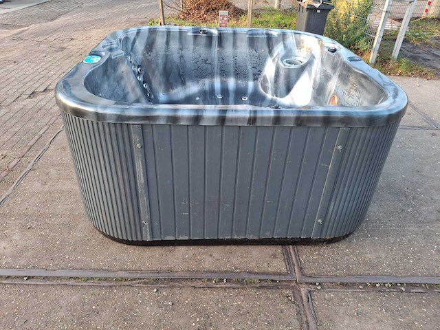 Spanet 5 persoons jacuzzi en buitenspa - afbeelding 15 van  25