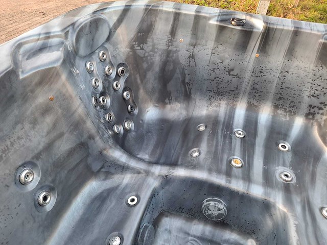 Spanet 5 persoons jacuzzi en buitenspa - afbeelding 2 van  19