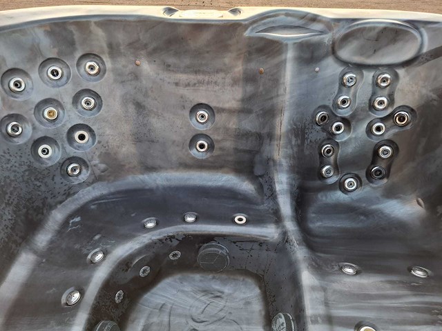 Spanet 5 persoons jacuzzi en buitenspa - afbeelding 12 van  28