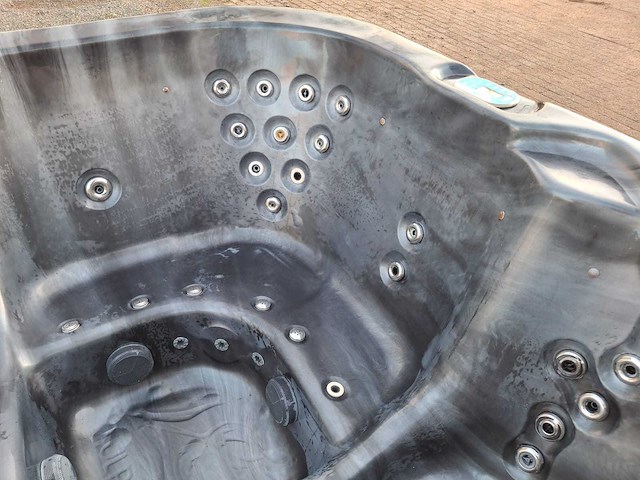 Spanet 5 persoons jacuzzi en buitenspa - afbeelding 7 van  28