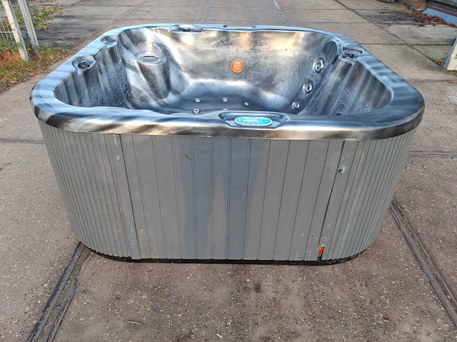 Spanet 5 persoons jacuzzi en buitenspa - afbeelding 21 van  28