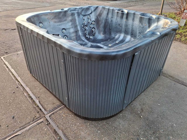Spanet 5 persoons jacuzzi en buitenspa - afbeelding 12 van  28