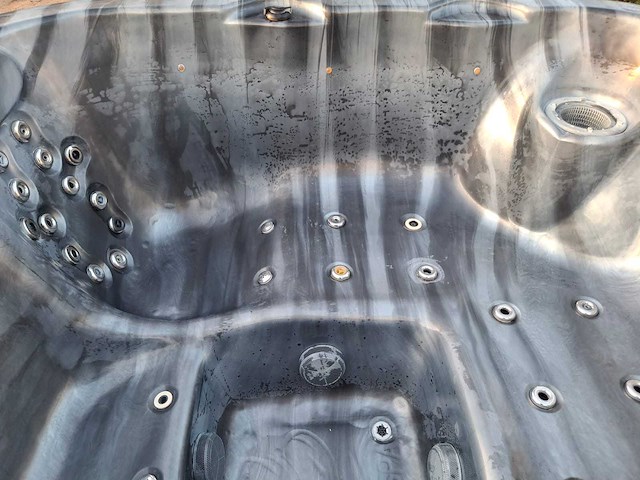 Spanet 5 persoons jacuzzi en buitenspa - afbeelding 27 van  28