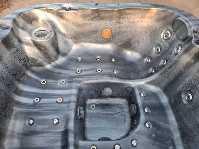 Spanet 5 persoons jacuzzi en buitenspa - afbeelding 9 van  28