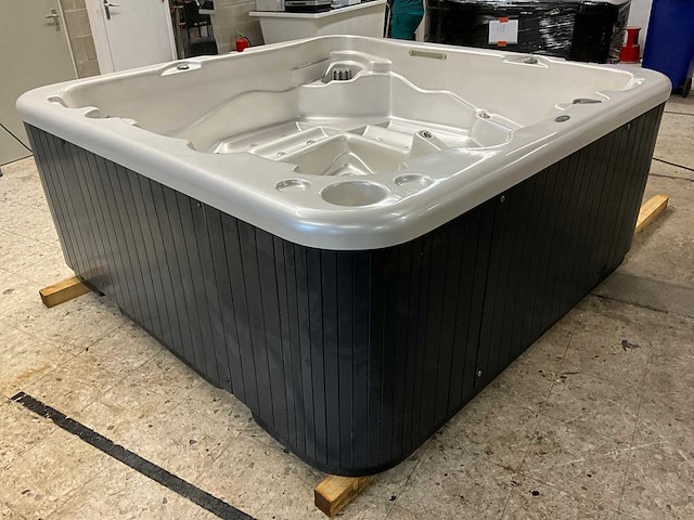 Spanet beach house jacuzzi - afbeelding 4 van  11