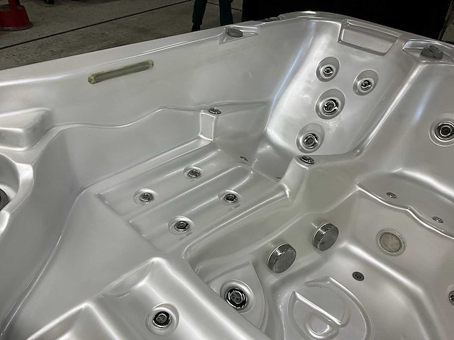 Spanet beach house jacuzzi - afbeelding 9 van  11