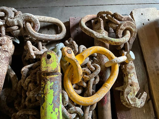 Spanners met ketting - afbeelding 4 van  6